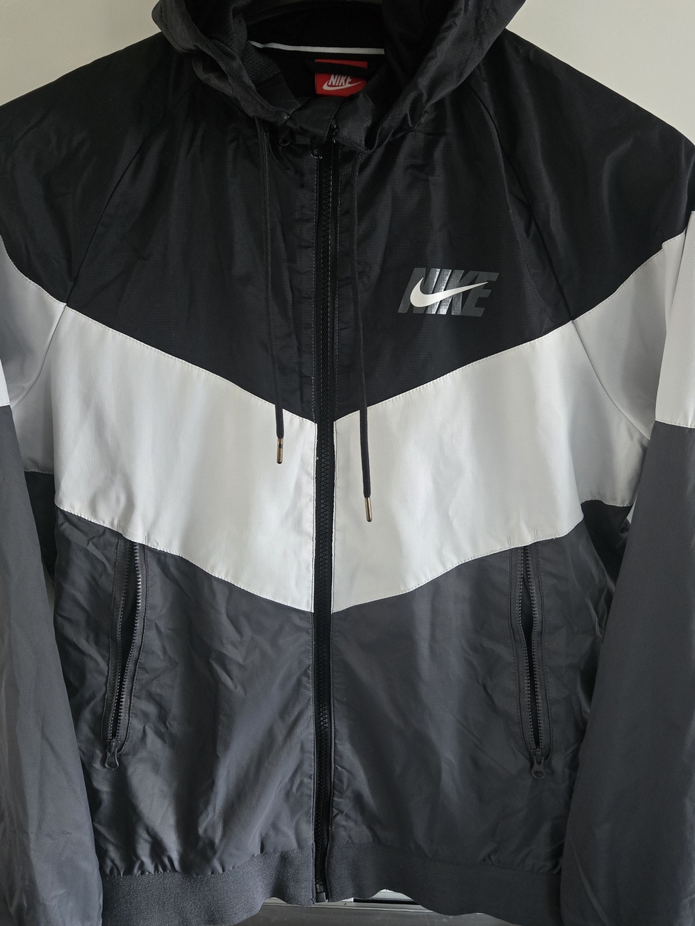 Nike Men's Black & White Colorblock Windbreaker Jacket